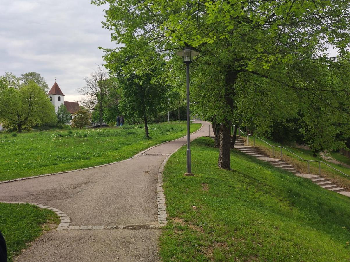 Family -Only- Welcome To Berching Exterior photo